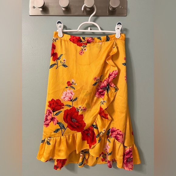 Old Navy ruffle midi skirt - Picture 4 of 5